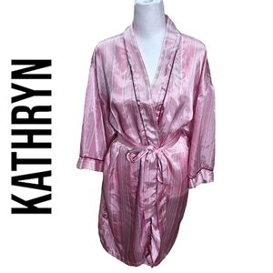 Kathryn super soft Pink robe EUC BARBIECORE size Medium